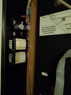 Dartstar 2000: Diagnostyka i naprawa maszyny arcade od Medalist z lat 90.