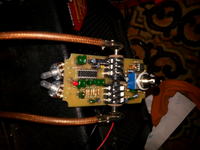 Jak zbudować mikroprocesorowy sterownik gitarowy z 10 pętlami efektów?