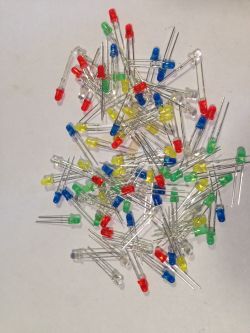 Pierwsze kroki przyszłego elektronika. Podzespoły.