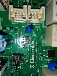 Elektrolux ESF 66070XR - Zmywarka nie włącza się, rezystor R70 się kopci po wymianie