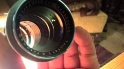 Nietypowa sprawa - obiektyw Carl Zeiss Jena Triotar 135 -pyłek w obiektywie Nietypowa sprawa - obiektyw Carl Zeiss Jena Triotar 135 -pyłek w obiektywie