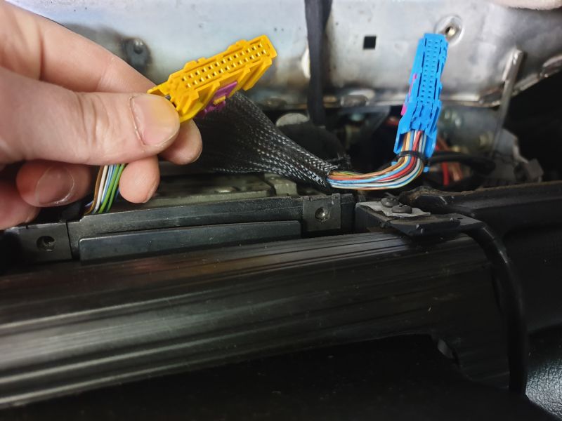 Audi a4 b5 1.6 dał 1996 adp - Montaż oryginalnego termometru