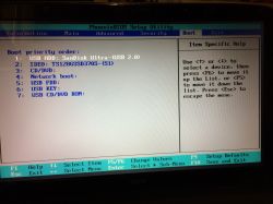 Acer Asprie 5737Z - nie bootuje na nowym dysku i z pendrive.