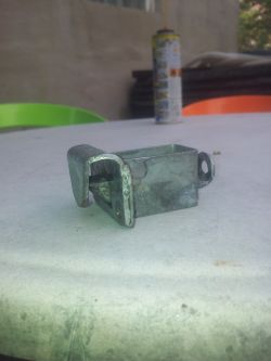 Navara D40 - Szukam rygla? Zatrzasku? Klapy zabudowy