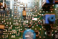 Wzmacniacz szerokopasmowy AMIGO M800 P30 - jaki element?