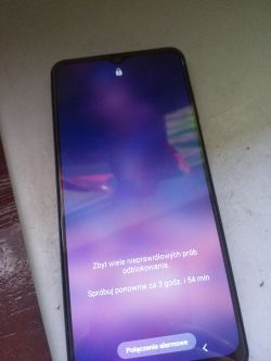 Ekran blokady telefonu Samsung z komunikatem o zbyt wielu nieudanych próbach