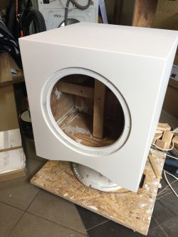 Subwoofer 500W ze wzmacniaczem 1000W klasy D Subwoofer 500W ze wzmacniaczem 1000W klasy D