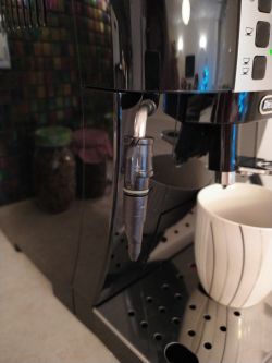 Ekspres DeLonghi ECAM20.11x nie spienia mleka gotuje je