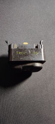 VW Golf 3 1.6 1996 - Potrzebny opis pinów przełącznika szyb