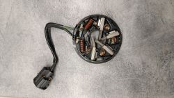 Wentylator chłodnicy - niepodłączony kondensator, celowe czy błąd montażu?