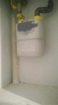 Strange Sulfur Smell in Apartment: Gas Meter, Leak Checks, & Fluctuating Intensity Explained