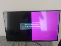 Samsung UE32J5100 ekran w połowie różowy