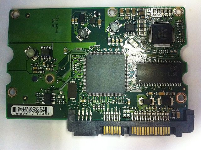 ST3250620AS - Procedura naprawy spalonej elektroniki.