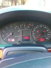 Audi A4 B5 sedan po lifcie - Funkcje przycisków, trzeszczący głośnik, kod radia