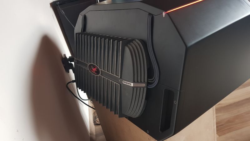 Rockford P2D2-10 w skrzyni BR - furkotanie przy niskich tonach, co robić?