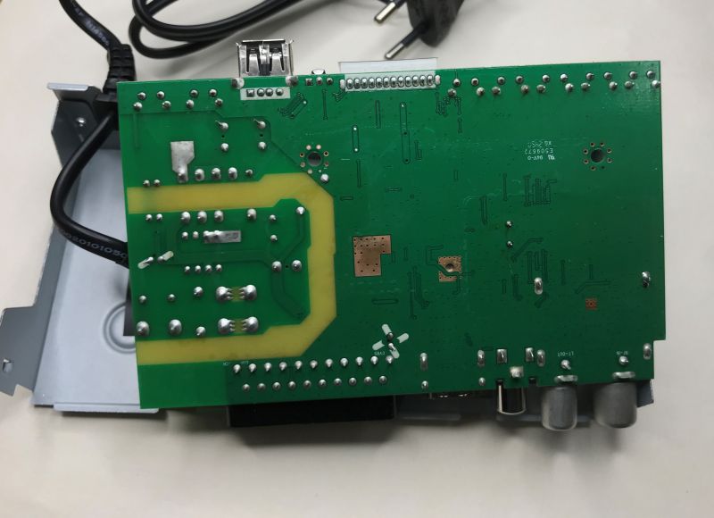 Interior and flash analysis of the DVBT-T2/HEVC decoder DVBT005-SH Shark