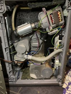 Beko DFN05X10S - zmywarka nie pobiera wody i nie myje