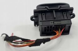 Gniazdo OBDII z kołnierzem do montażu na armaturze - Mercedes GKL, wtyczka WiFi