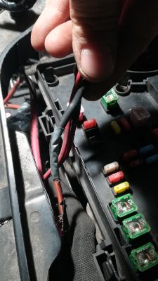 Dodge avenger 2.0 crd uszkodzona instalacja nie wiem gdzie mają być 3 przewody schemat.