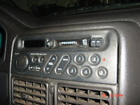 Jak wymontować oryginalne radio Clarion PU9537A Peugeot 106 Jak wymontować oryginalne radio Clarion PU9537A Peugeot 106