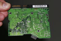 Jak naprawić uszkodzoną elektronikę dysku WD1200JD-00HBB0 po błędnym montażu?