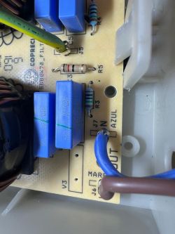 Indesit I64I 6C6A(X)/NL - Uszkodzony warystor w module ECOOK7G_Filter