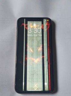 iPhone XS: wystarczy wymiana wyświetlacza czy potrzebne są dodatkowe naprawy po upadku?