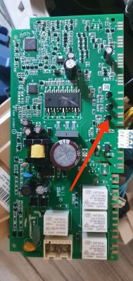 Hotpoint-Ariston LTF11H132 - zmywa, ale buczy nawet wyłączona