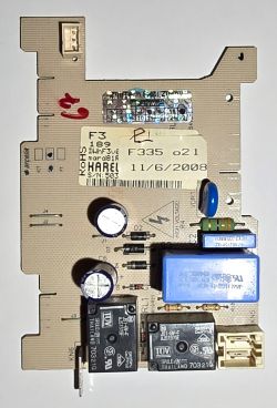 Zdjęcie modułu elektronicznego bez widocznych śladów korozji.