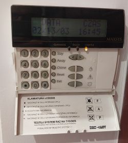Jak zmodernizować 20-letni alarm - zdalne uzbrajanie i podgląd zdarzeń