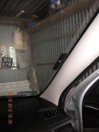 Opel Astra II 2005 - Identyfikacja czujnika na przedniej szybie przy słupku