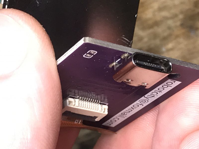 USB-C-Anschluss auf SmallTV-Ultra-Leiterplatte Nahaufnahme eines USB-C-Anschlusses auf einer Leiterplatte.