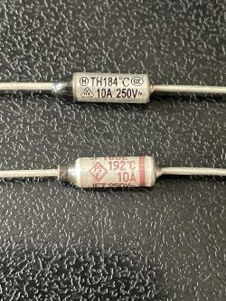 Wytwornica dymu nie działa (nie grzeje) // Pilot wytwornicy dymu działa "na odwrót"