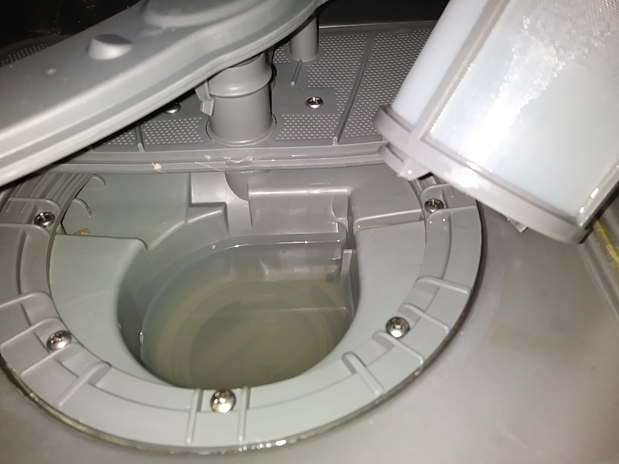 Rust spots on cutlery causes and solutions when washing in the