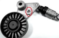 Jak wymienić napinacz paska wieloklinowego w Astrze II 2.0 DTL?