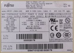 Etykieta zasilacza Fujitsu S26113-E564-V71-01 z danymi technicznymi i certyfikatami