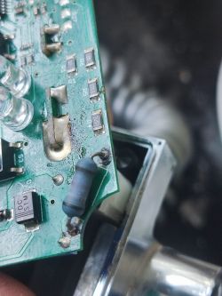 Jakie wartości ma opornik na zdjęciach? [Elektroda]