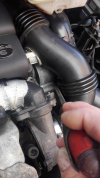 Oil spill on the right side of the engine 1.6 hdi 109 km 2005