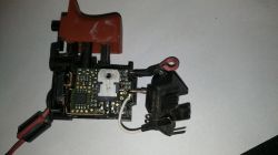 Wkrętarka Bosch GSR 1080-2-Li - uszkodzony włącznik Wkrętarka Bosch GSR 1080-2-Li - uszkodzony włącznik
