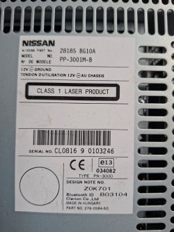 Tabliczka znamionowa radia Clarion z numerem seryjnym CL081690103246