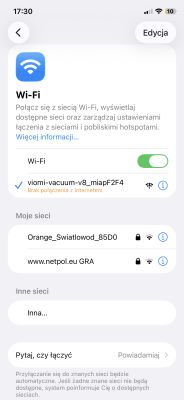 Ustawienia Wi‑Fi iPhone’a: sieć odkurzacza bez Internetu Ekran ustawień Wi‑Fi iPhone’a z siecią „viomi-vacuum-v8_miapF2F4” i komunikatem „Brak połączenia z Internetem”