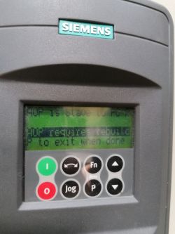 Czy dane w AOP zostaną po wymianie baterii - Micromaster 420