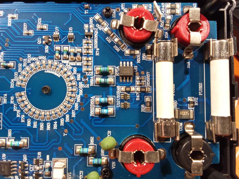 MESTEK DM 100 - miernik uniwersalny dla każdego? Krótki opis i kilka fotek.