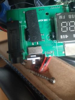 MediaTech Boombox BT MT3145: How to Charge Device Bypassing Micro USB Port?