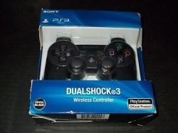 Pad duallshock 3 sixaxis nie posiada ani wibracji a ni żyroskopu.