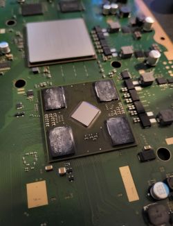 Wymiana pasty termoprzewodzącej na IHS RSX w PS3, pytanie o kości pamięci i zdjęcia
