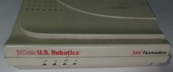 Wnętrze modemu dial-up US Robotics 56K