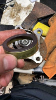 Lexus 450h 2007 - Piasta przednia prawa/lewa zmiana kierunku obrotów dla ABS