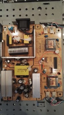 Samsung 940MW - po włączeniu podświetlenie matrycy gaśnie po3-4 sekundach