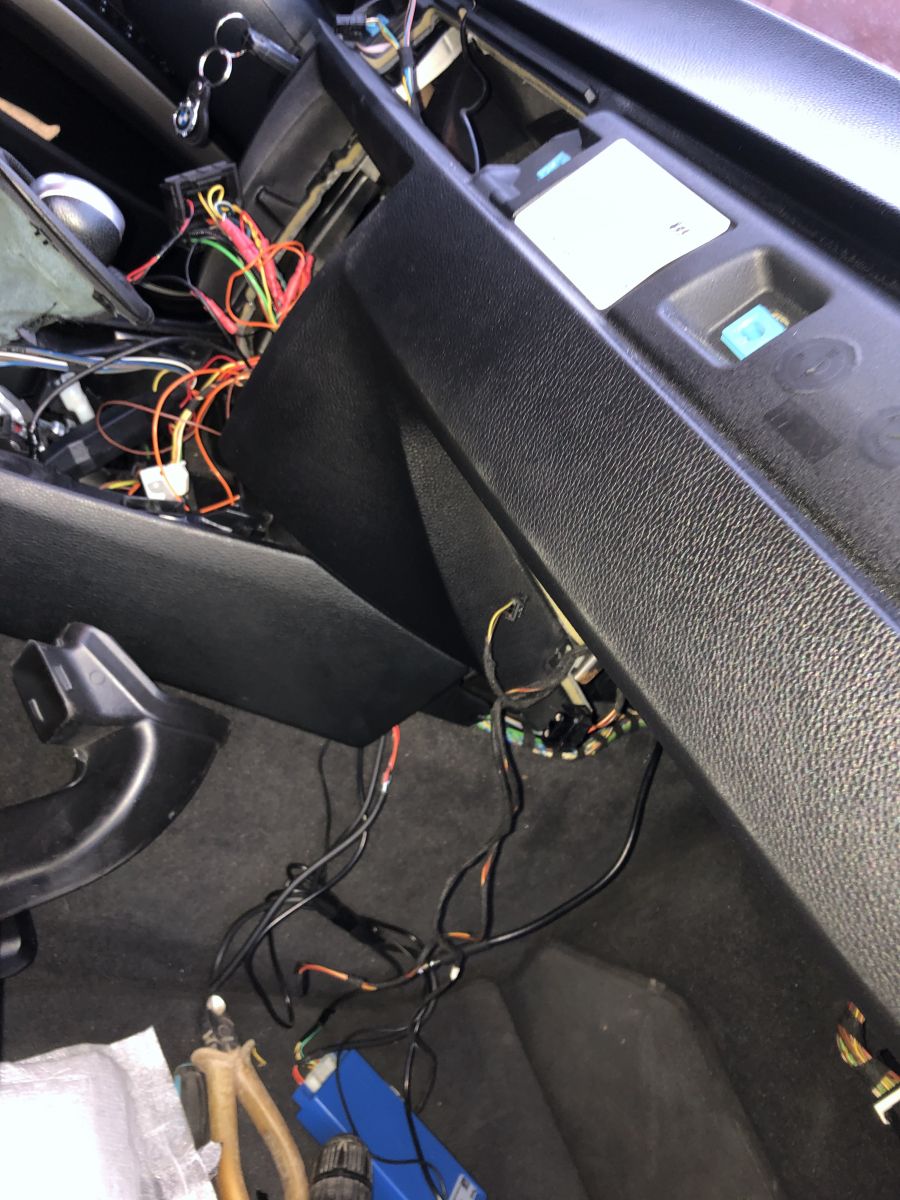Problem z podłączeniem kabla BMW e91 elektroda.pl